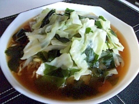 キャベツとわかめのさっぱりラーメン